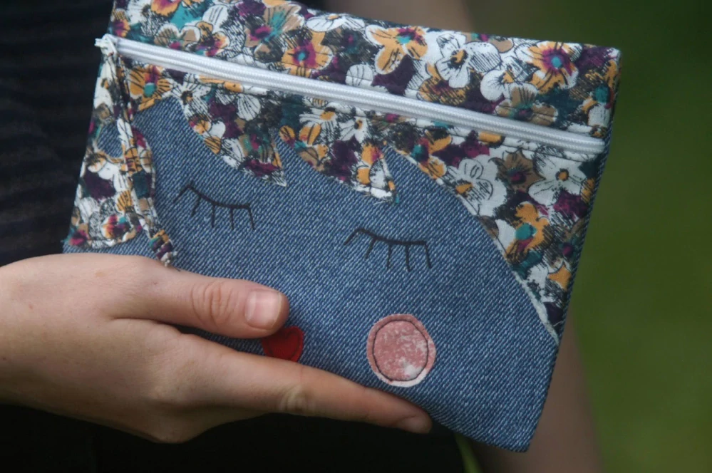 CEDR Kosmetická taštička z rifloviny modrá - obličej