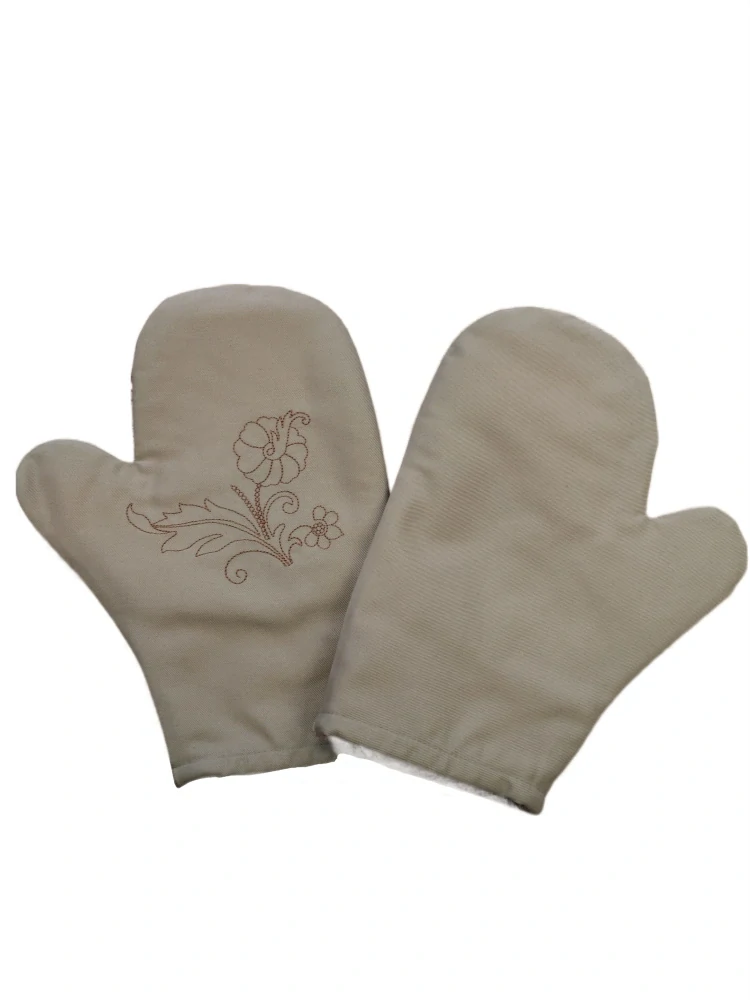 CEDR Sada chňapek s výšivkou BREDE 29 cm