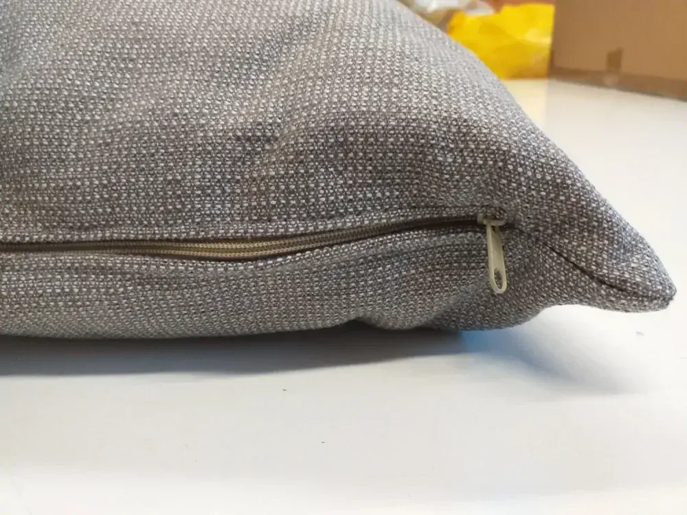 CEDR Polštář šedý 48x47 cm