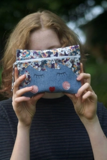 CEDR Kosmetická taštička z rifloviny modrá - obličej